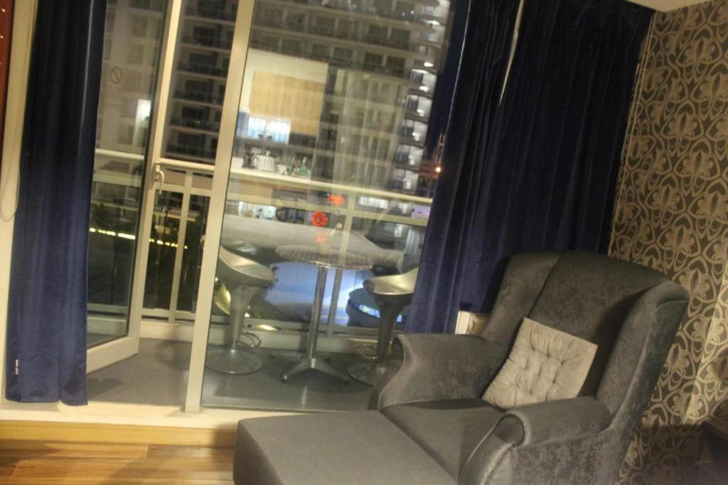 Azure C2 Balcony Wifi Near Mall Airport Multiple Units Paranaque City Exterior photo