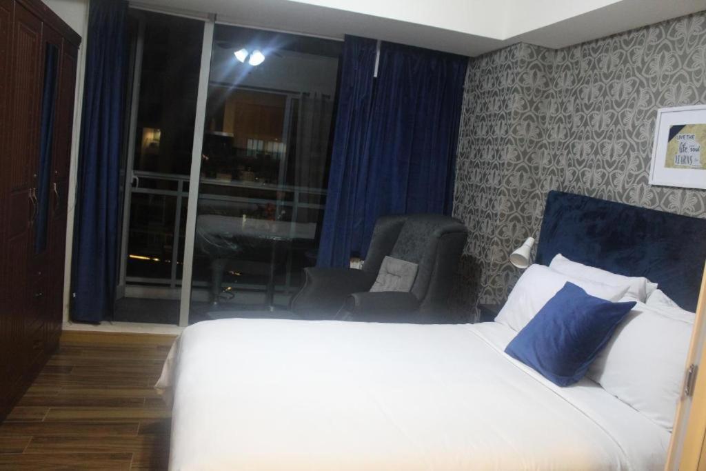 Azure C2 Balcony Wifi Near Mall Airport Multiple Units Paranaque City Exterior photo